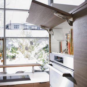 Blum Hochklappbeschlag AVENTOS HK-S mit Dämpfung für Korpushöhe 150 – 400 mm, 20K2E00.02 – Leistungsfaktor 960-2215 – dunkelgrau