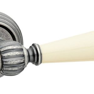 Fimet Türdrücker MICHELLE 106P-269 aus Messing & Porzellan, WC – Badezimmer – Eisen antik – Porzellan beige