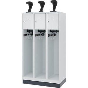 Feuerwehrspind C+P Evolo Youngster, 3 Abteile, mit Helmhalter, mit Sockel, B 900 x T 500 x H 1630 mm, RAL 7035 Lichtgrau/RAL 7016 Anthrazitgrau