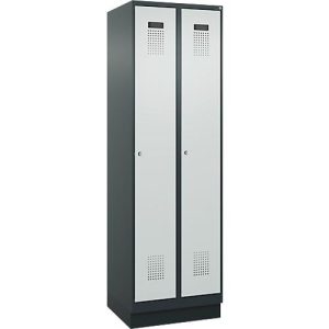 Kleiderspind C+P Evolo Plus, 2 Abteile, 300 mm Abteilbreite, mit Sockel, Anschlag rechts, Zylinder, B 600 x T 500 x H 1950 mm, anthrazitgrau/lichtgrau