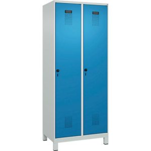 Kleiderspind C+P Evolo Plus, 2 Abteile, 400 mm Abteilbreite, mit Füßen, Anschlag rechts, B 800 x T 500 x H 1950 mm, Drehriegel, lichtgrau/lichtblau