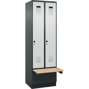 Kleiderspind C+P Evolo Plus, 2 Abteile à 300 mm Breite, Sockel, schwebende Sitzbank, B 600 x T 815 x H 1950 mm, Drehriegel, anthrazitgrau/lichtgrau