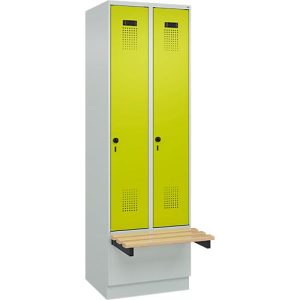 Kleiderspind C+P Evolo Plus, 2 Abteile à 300 mm Breite, Sockel, schwebende Sitzbank, B 600 x T 815 x H 1950 mm, Drehriegel, lichtgrau/clowngrün