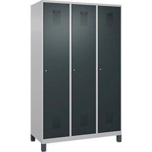 Kleiderspind C+P Evolo Plus, 3 Abteile, 400 mm Abteilbreite, mit Füßen, Anschlag rechts, B 1200 x T 500 x H 1950 mm, Zylinder, weißaluminium/anthrazitgrau