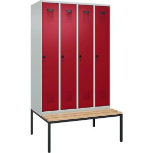 Kleiderspind C+P Evolo Plus, 4 Abteile, 300 mm Abteilbreite, mit untergebauter Sitzbank, B 1200 x T 815 x H 2120 mm, Drehriegel, lichtgrau/rubinrot