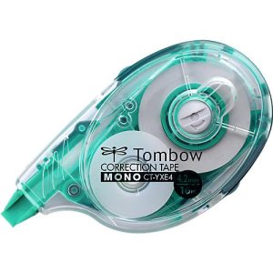 Korrekturroller Tombow MONO, seitliche Abrolltechnik, nachfüllbar, Bandmaße L 16 m x B 4,2 mm, zu 74 % aus Recycling-Kunststoff